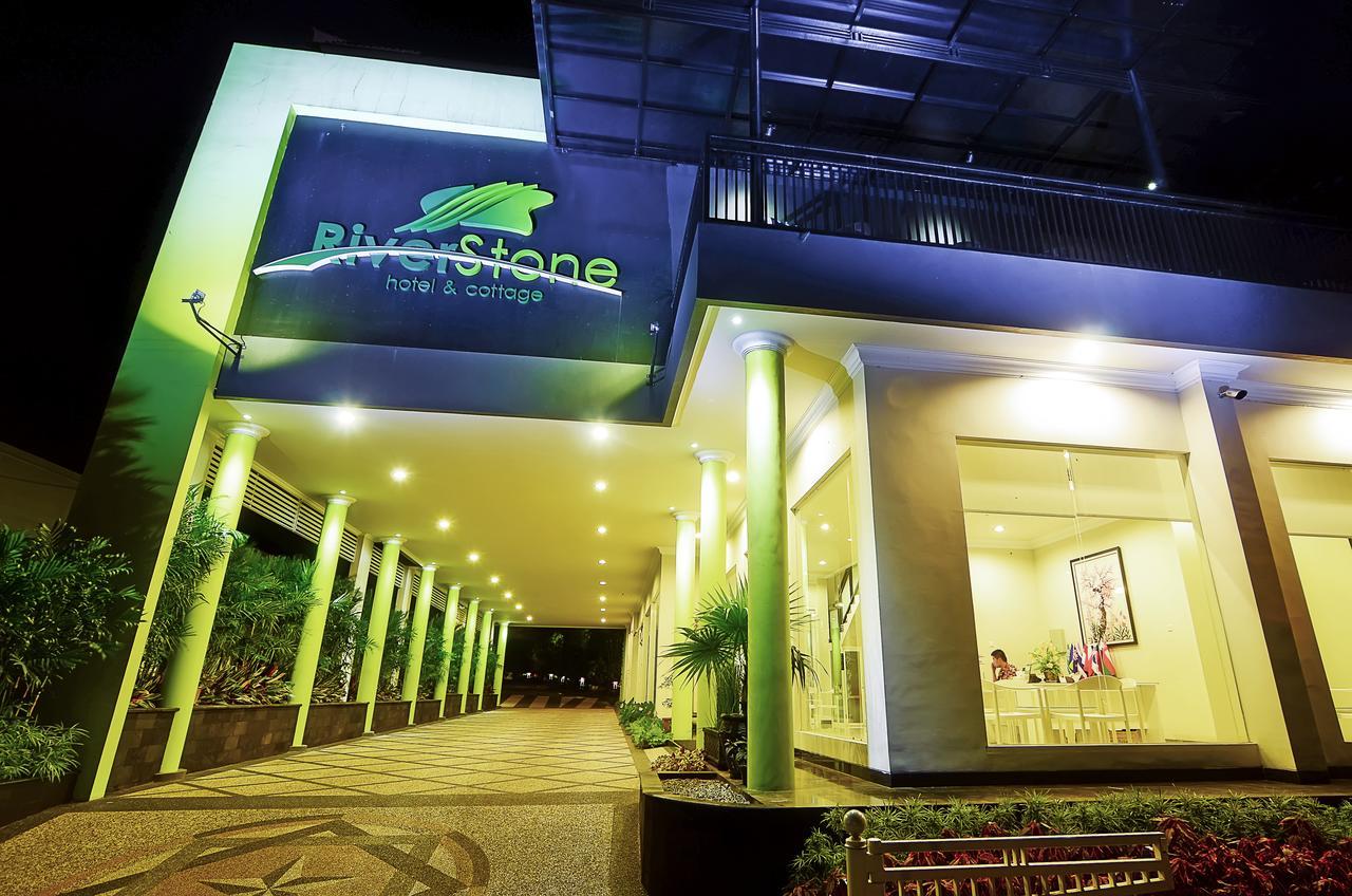 באטו Riverstone Hotel & Cottage מראה חיצוני תמונה